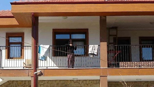 Manavgatlı yangın zedeler: 'Biz devletimize ve TOKİ'ye güvendik, şimdi evimizde oturuyoruz. Herkes güvensin'