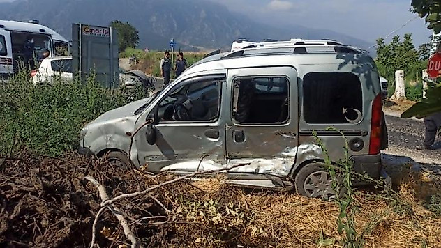 Manisa'da bayram günü korkutan kaza: 10 yaralı