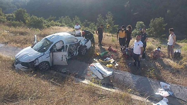 Manisa'da trafik kazası: 3'ü ağır 5 yaralı