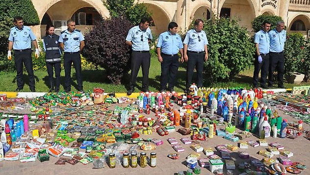 Mardin'de tarihi geçmiş bebek maması satacaklardı, zabıta o ürünlere el koydu