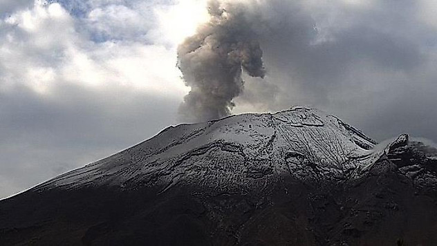 Meksika'daki Popocatepetl Yanardağı'nda son 8 günde üçüncü patlama