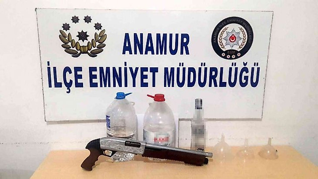 Mersin'de 15 yaşındaki çocuk sahte içkiden zehirlendi