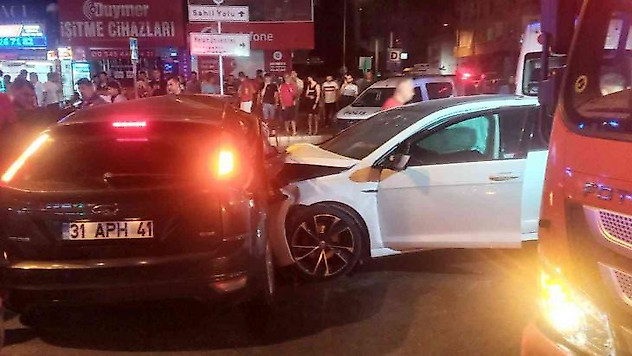 Mersin'de trafik kazası: 1 ölü, 4 yaralı