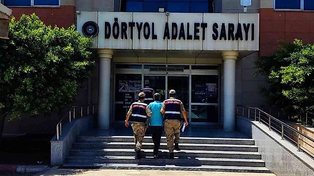 Milli mücadele kahramanlarının resim ve fotoğraflarını tahrip eden şahıs tutuklandı