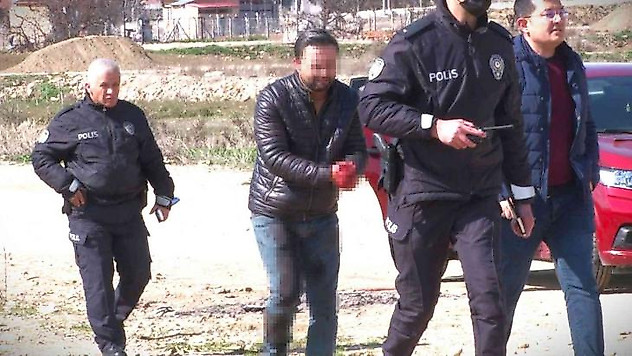 Moda tasarımcısı olan arkadaşını bıçakla öldüren katil için müebbet hapis istendi