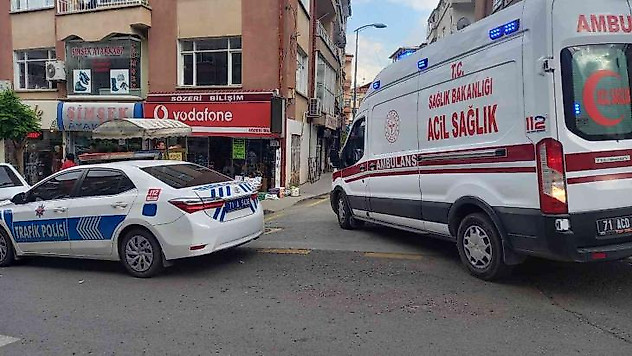 Motosikletin çarptığı yaşlı kadın yaralandı