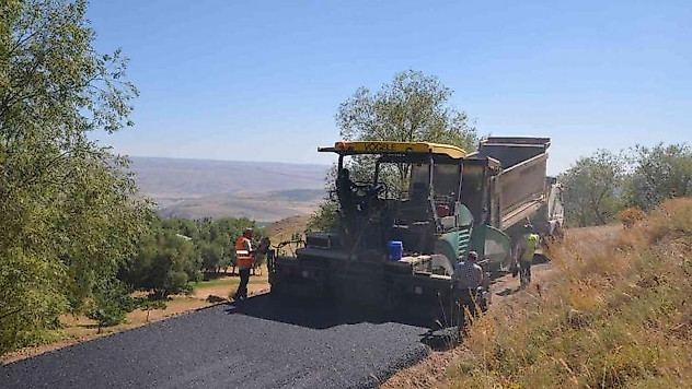 Muş'ta 210 köy yolu 64 milyon liralık yatırımla yenileniyor