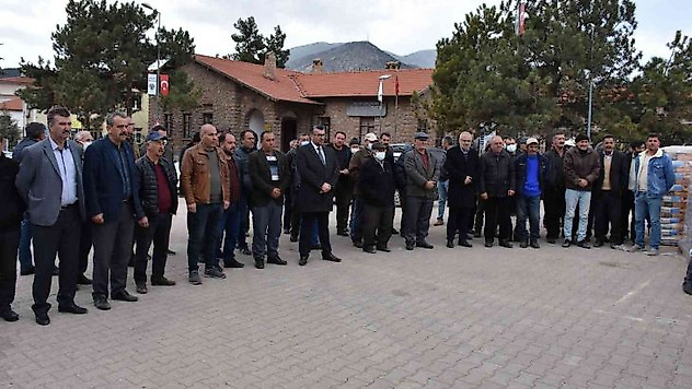 Nallıhan'da üreticilere silajlık mısır tohumu desteği