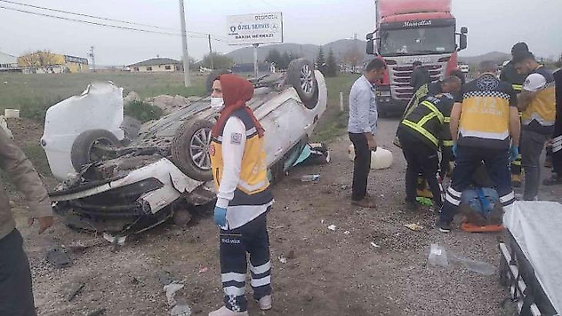 Nevşehir'de otomobil takla attı: 3 yaralı