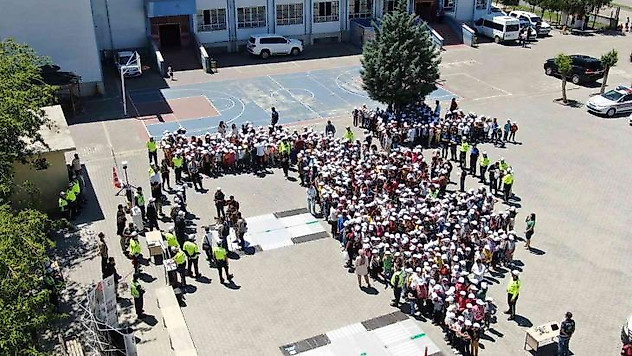 Öğrencilere Trafik Haftası'nda uygulamalı eğitim