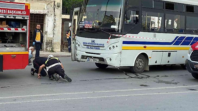 Otobüsün altında kalan kadın hayatını kaybetti