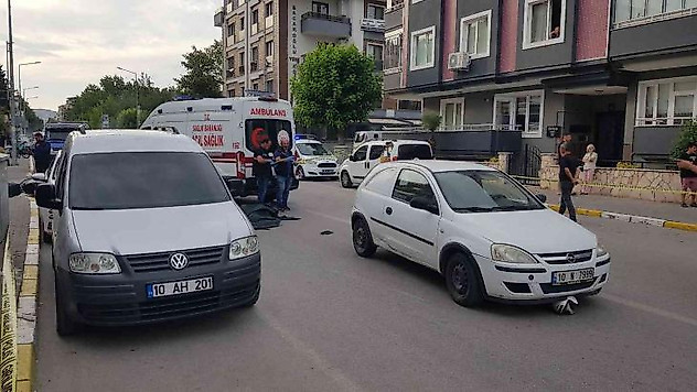 Otomobil ile çarpışan motosikletli hayatını kaybetti