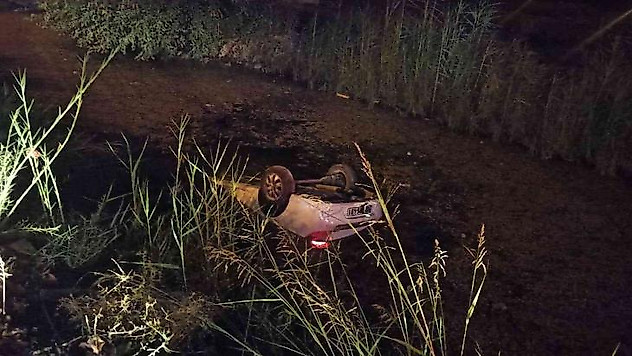 Otomobil su kanalına devrildi: 1 ölü