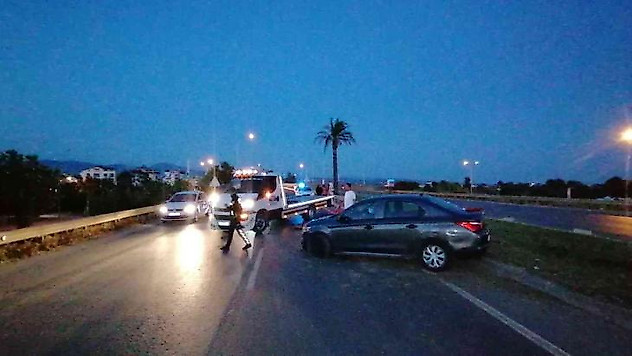 Otomobil, takla atıp palmiyeye çarptı: 1 ölü