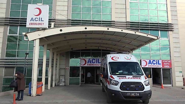 Otomobilin çarptığı 12 yaşındaki çocuk ağır yaralandı