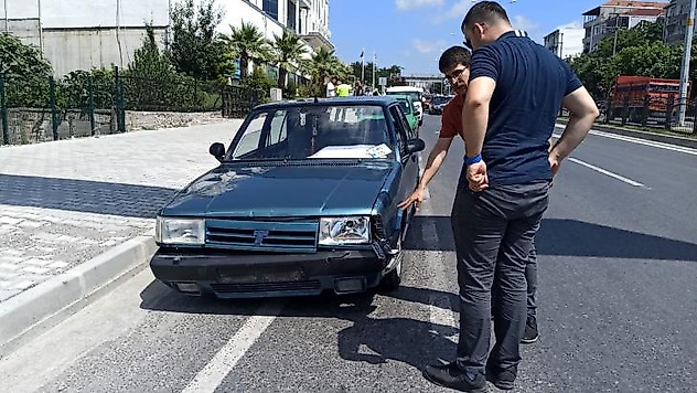 Otomobilin çarptığı bisikletli ağır yaralandı