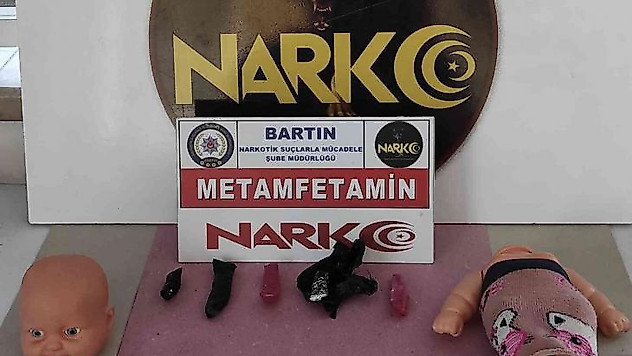 Oyuncak bebek içerisinden uyuşturucu madde çıktı