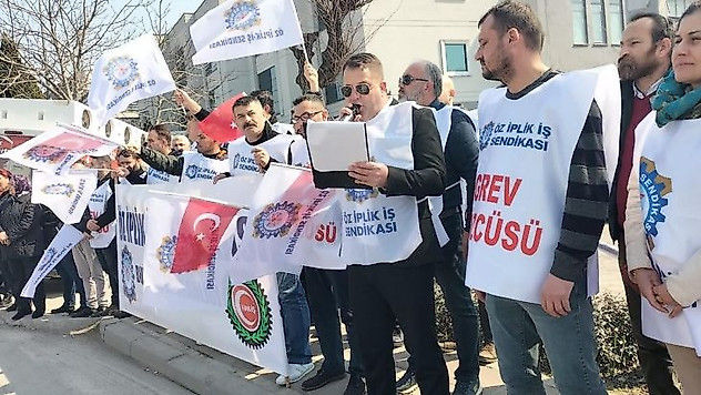 Öz İplik İş Sendikası Bursa'daki işçiler için eylem yaptı