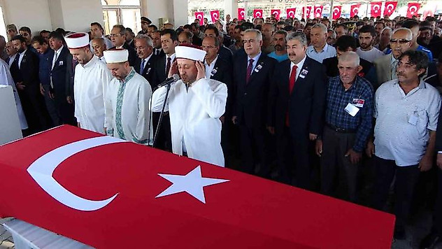 Pençe-Kilit şehidi Fatih Kalkan son yolculuğuna uğurlandı