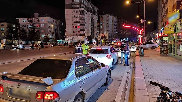 Eskişehir'de polisten geniş çaplı denetim