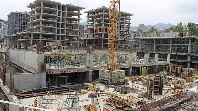 Rize şehir merkezindeki kentsel dönüşüm çalışmaları hız kesmeden sürüyor