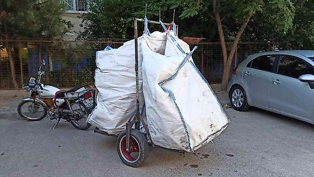 Ruhsatsız hurda arabalarına trafikten men
