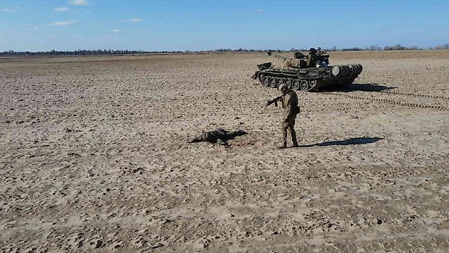 Rus askeri para ödülü karşılığında tankıyla beraber Ukrayna'ya teslim oldu