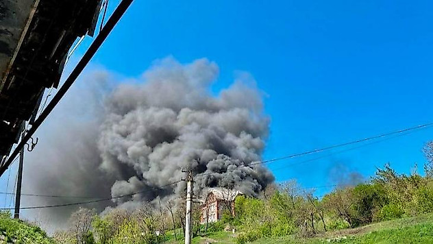 Rusya, Luhansk'ta 100 yıllık tarihi okulu vurdu
