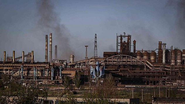 Rusya'nın Azovstal fabrikasına fosfor bombası ile saldırı düzenlediği iddia edildi
