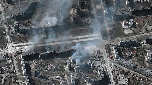 Rusya'nın saldırısı altındaki Mariupol havadan görüntülendi