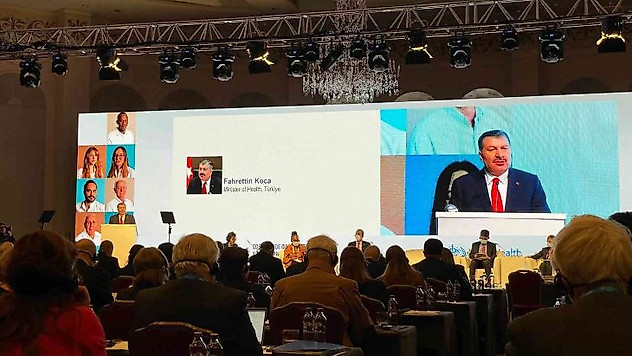 Koca: Pasaportuna göre göçmenlere politika belirlemek ırkçılık