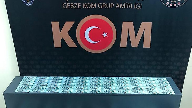 Sahte 10 bin dolarla yakalandı