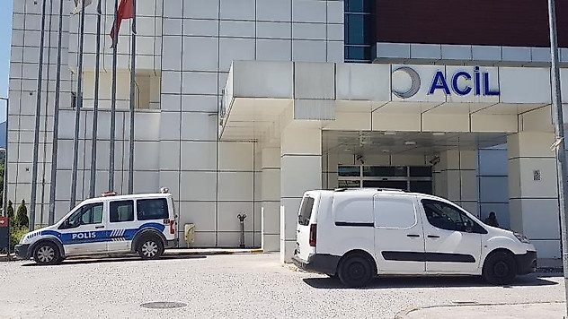 Sakarya'da tapu dairesinde ikisi kadın toplam 3 memur darp edildi