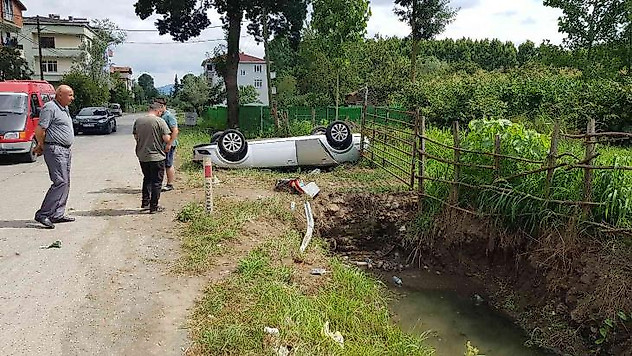 Samsun'da otomobil takla attı: 3 yaralı