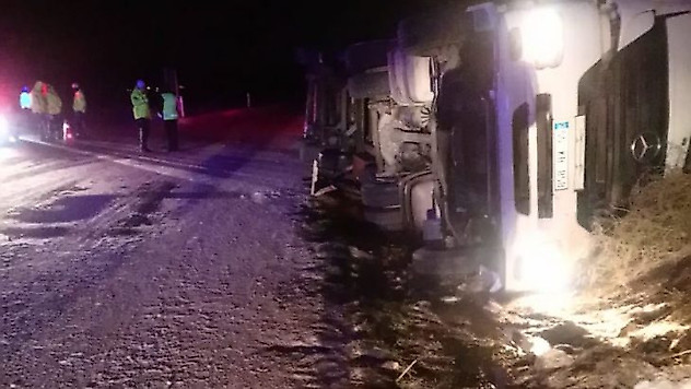 Samsun'da tır devrildi: 1 ölü