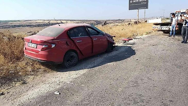 Şarampole devrilen otomobilde bulunan 2 kişi yaralandı