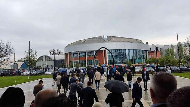 Saraybosna'da Müslümanlar bayram sabahı camilere akın etti