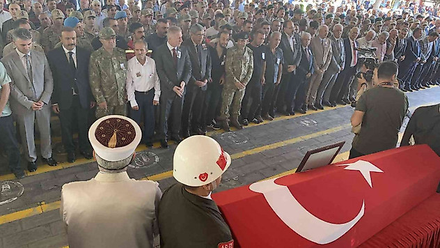 Şehit Sözleşmeli Er, Aytek dualarla son yolculuğuna uğurlandı