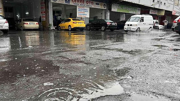 Selde kalan araçların masrafı cep yakıyor