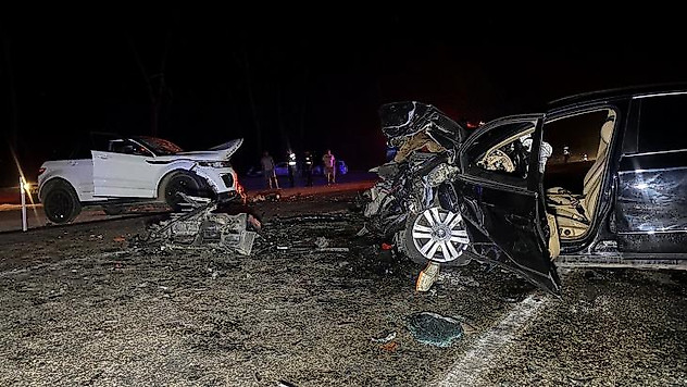Seydikemer'de iki otomobil çarpıştı: 1 ölü 3 yaralı