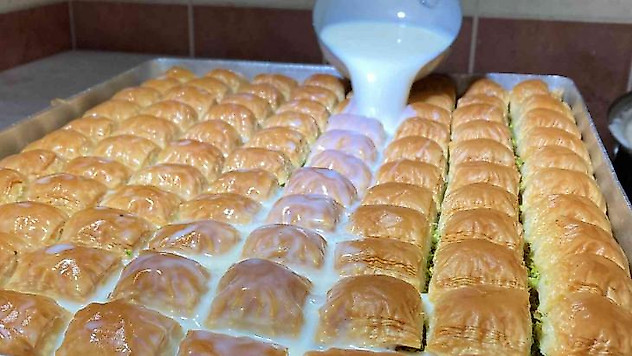 Sıcak günlere denk gelen Ramazan Bayramı'nın gözdesi soğuk baklava