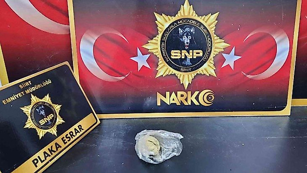 Siirt'te üzerinde uyuşturucu bulunan 2 şüpheli yakalandı
