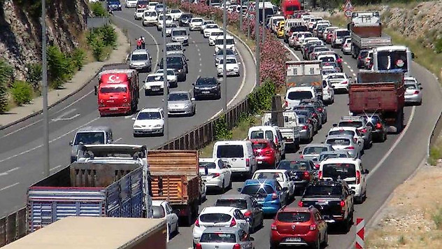 Sınav bitti, trafik tıkandı