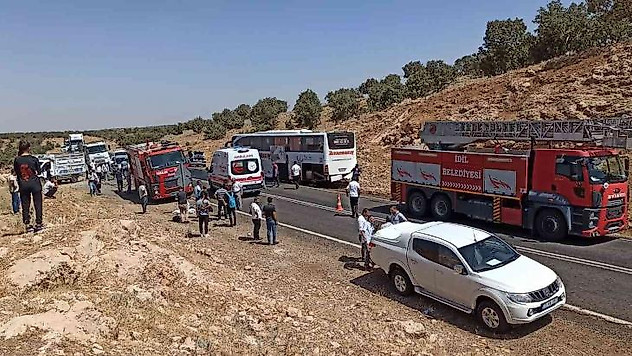 Şırnak'ta yolcu otobüsü ile otomobil çarpıştı: 1 ölü, 12 yaralı
