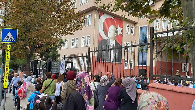 Şişli'de öğrenciler için ilk ders zili çaldı