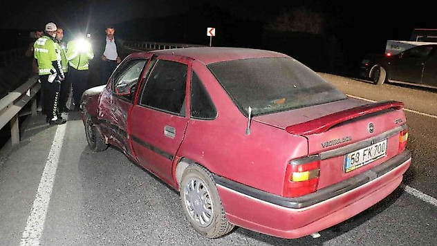 Sivas'ta trafik kazası: 3 yaralı