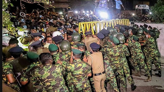 Sri Lanka'da protestocular Devlet Başkanı Rajapaksa'nın konutuna saldırdı