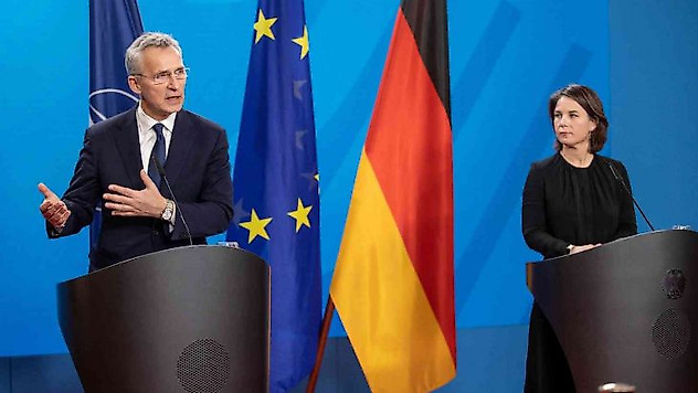 Stoltenberg: 'Almanya, Ukrayna'ya askeri teçhizat, mali ve insani yardımda kilit rol oynuyor'