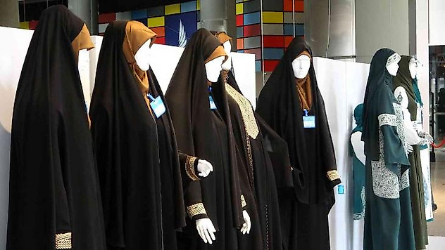 Tahran'da Fecr Uluslararası Moda ve Giyim Festivali alışveriş meraklılarını ağırlıyor