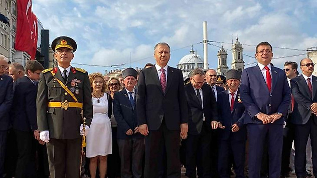 Taksim Meydanı'nda 30 Ağustos Zafer Bayramı töreni